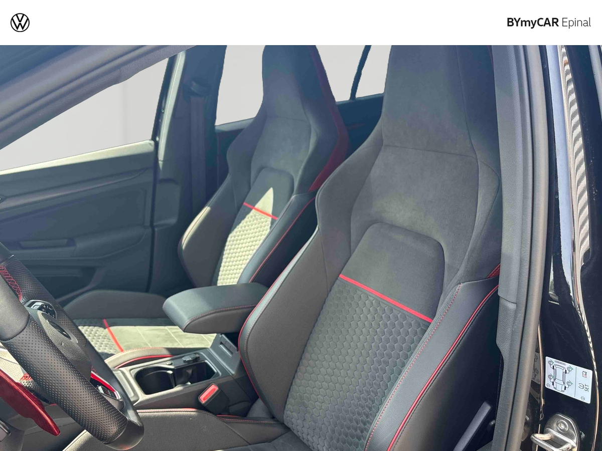 Volkswagen Golf 2.0 TSI 300 DSG7 — photo 11