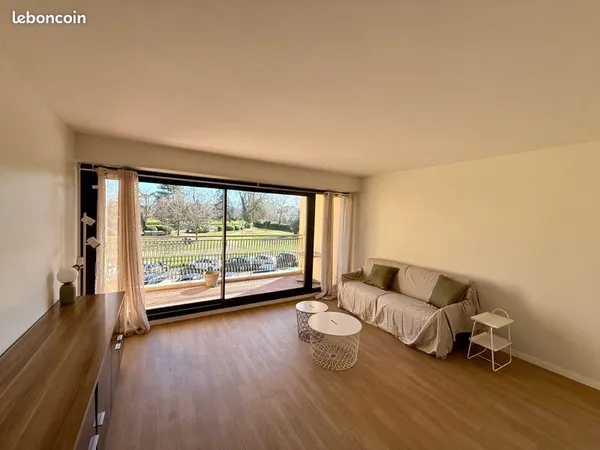 PAU CENTRE T1 meublé 35 m² + terrasse 8 m² - Vue Parc Beaumont