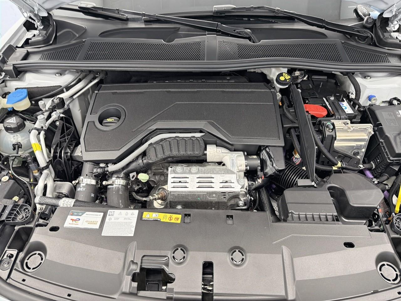 Peugeot 408 hybrid 136 e-dcs6 gt — photo 14
