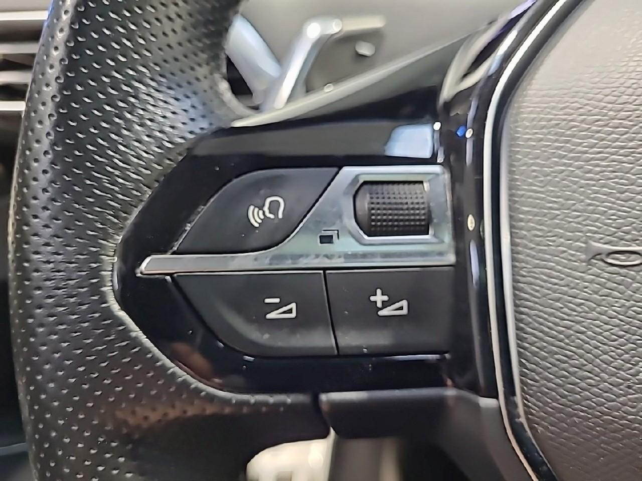 Peugeot 3008 puretech 130ch s&s eat8 gt pack — photo 18