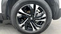 Peugeot 2008 1.2 PureTech 130ch S&S Allure — photo 11