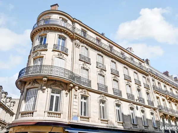 Bureaux 236 m²