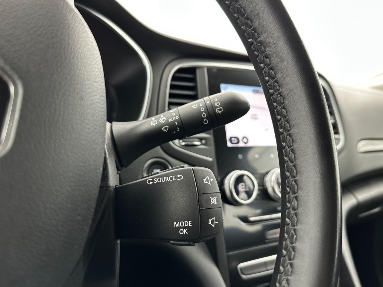 Renault Megane megane iv berline blue dci 115 evolution — photo 22