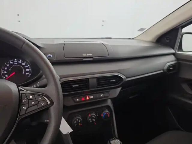 Dacia Sandero sce 65 — photo 257