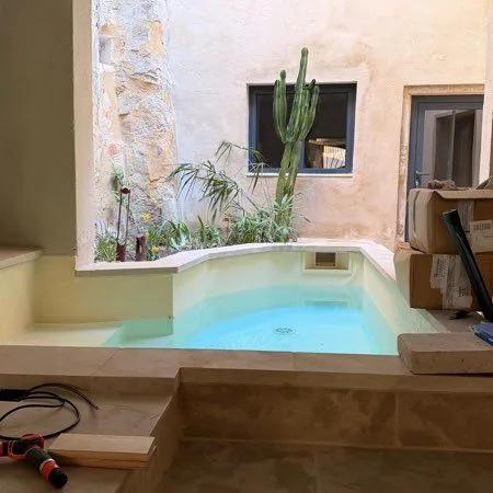 Avignon banasterie - maison de ville rénovée avec piscine et garage