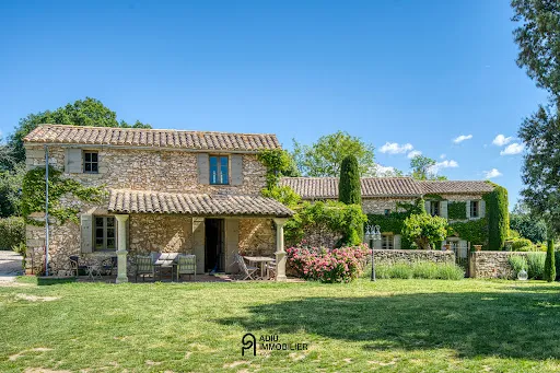 Maison 5 pièces 273 m²