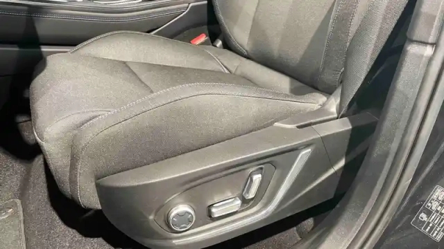 Lynk&Amp;Co 01 1.5 phev 261 ch dcth7 — photo 25