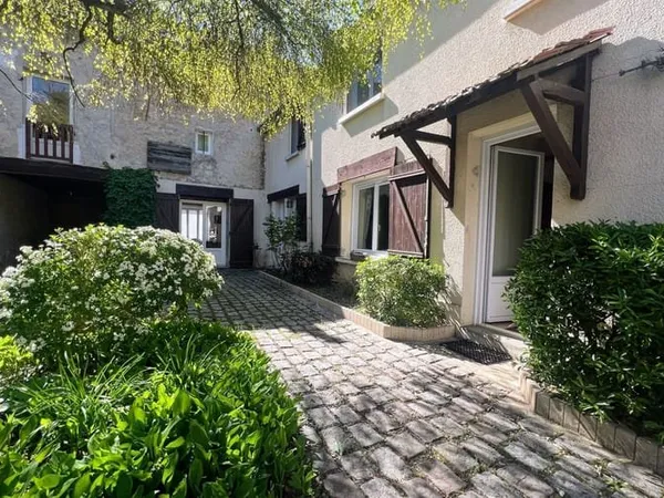 Maison 10 pièces 203 m²
