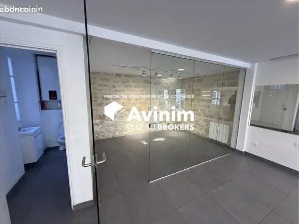 Local 48 m² Neuilly-sur-Seine