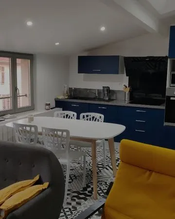 T3 , place Strasbourg, refait a Neuf