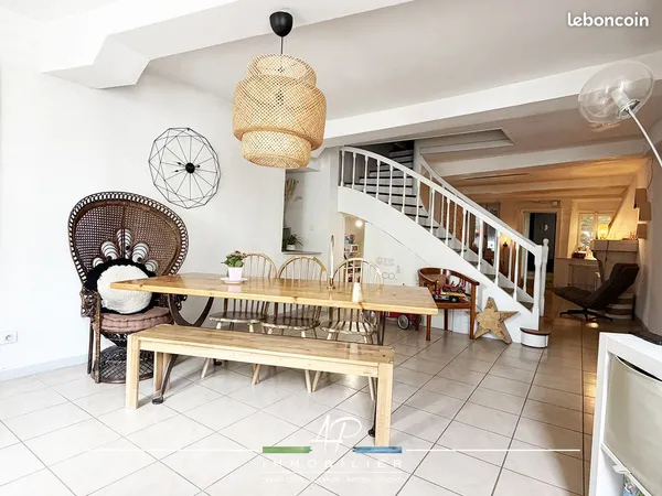 Maison 5 pièces 156 m²
