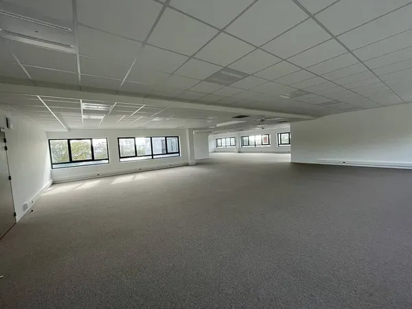 Bureaux 602 m²