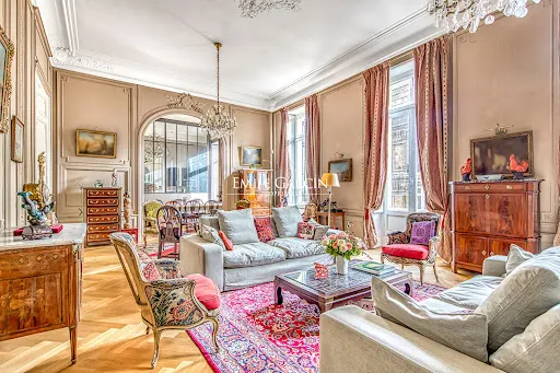 Appartement 5 pièces 218 m²