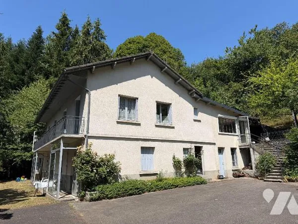 Maison 8 pièces 213 m²