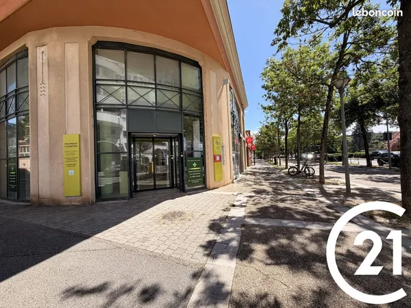Local 250 m² Valence
