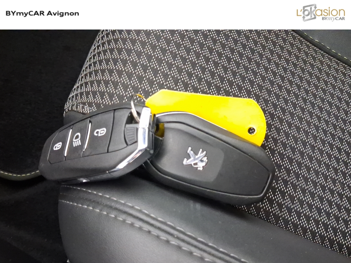 Peugeot 2008 PureTech 130 S&amp;S EAT8 — photo 34