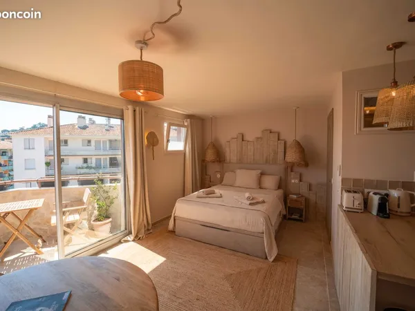 Superbe appartement avec terrasse, rénové, lumineux et calme avec parking