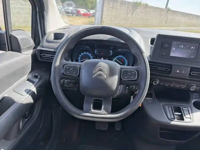 Citroën Berlingo e- taille m 136 ch 100 kwh automatique — photo 9