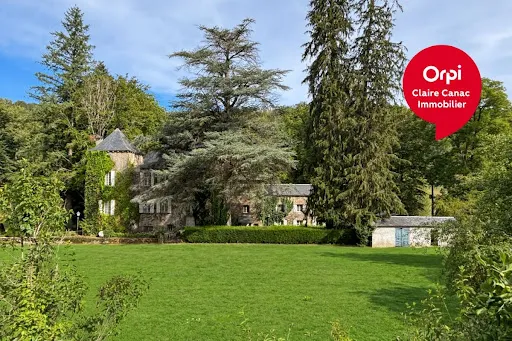 Maison 9 pièces 941 m²