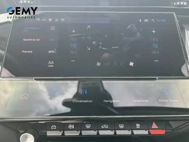Peugeot 308 sw phev 180 e-eat8 — photo 15