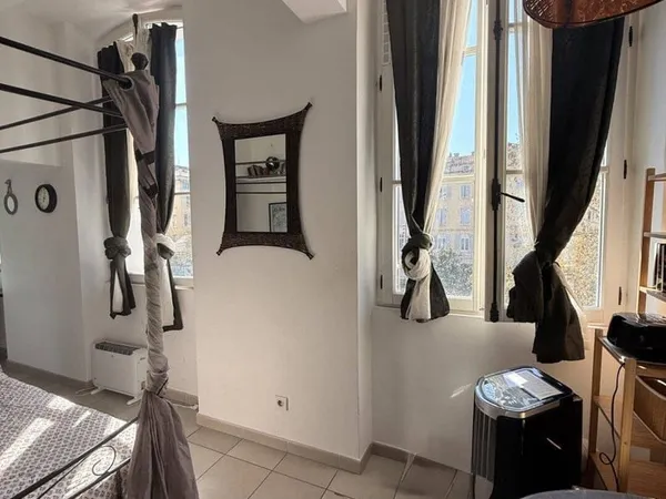 Studio 1 pièce 20 m²