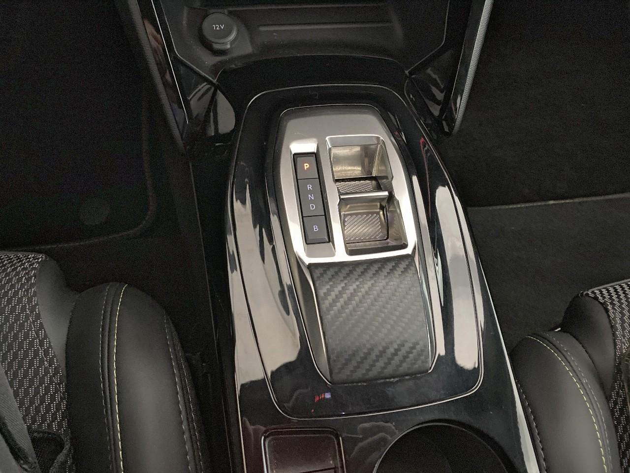 Peugeot 2008 e-2008 156ch 54 kwh gt — photo 17