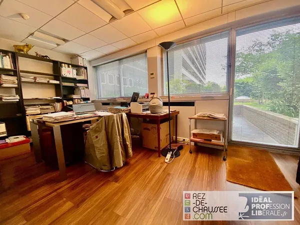 Bureaux 1 pièce 121 m²