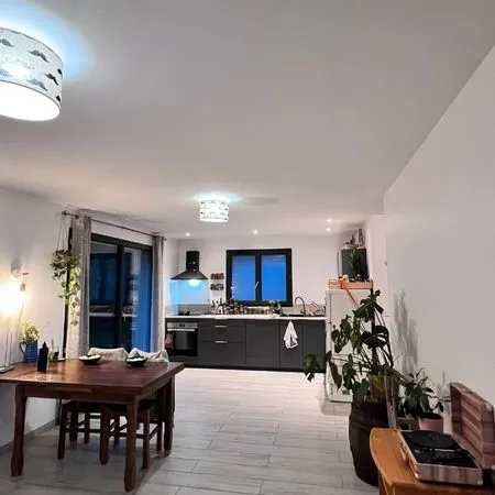 Maison composée de 2 appartements