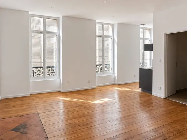 Appartement 1 pièce 34m2 - refait à neuf - Quartier Villebourbon