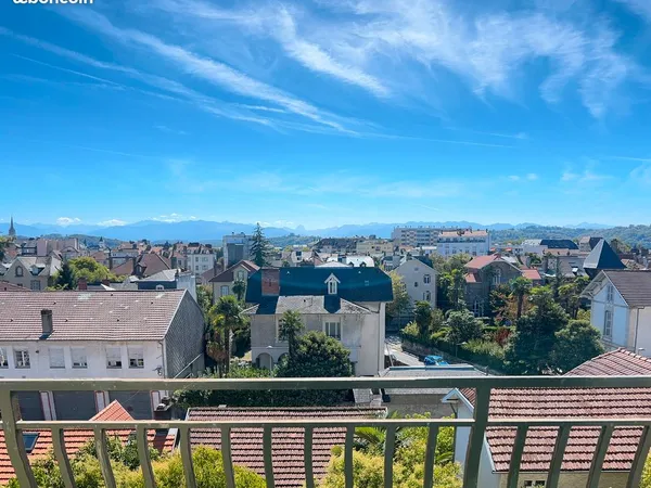 COUP DE CŒUR - Appartement atypique et rare au coeur de Pau - Grande terrasse, vue Pyrénées & dernie