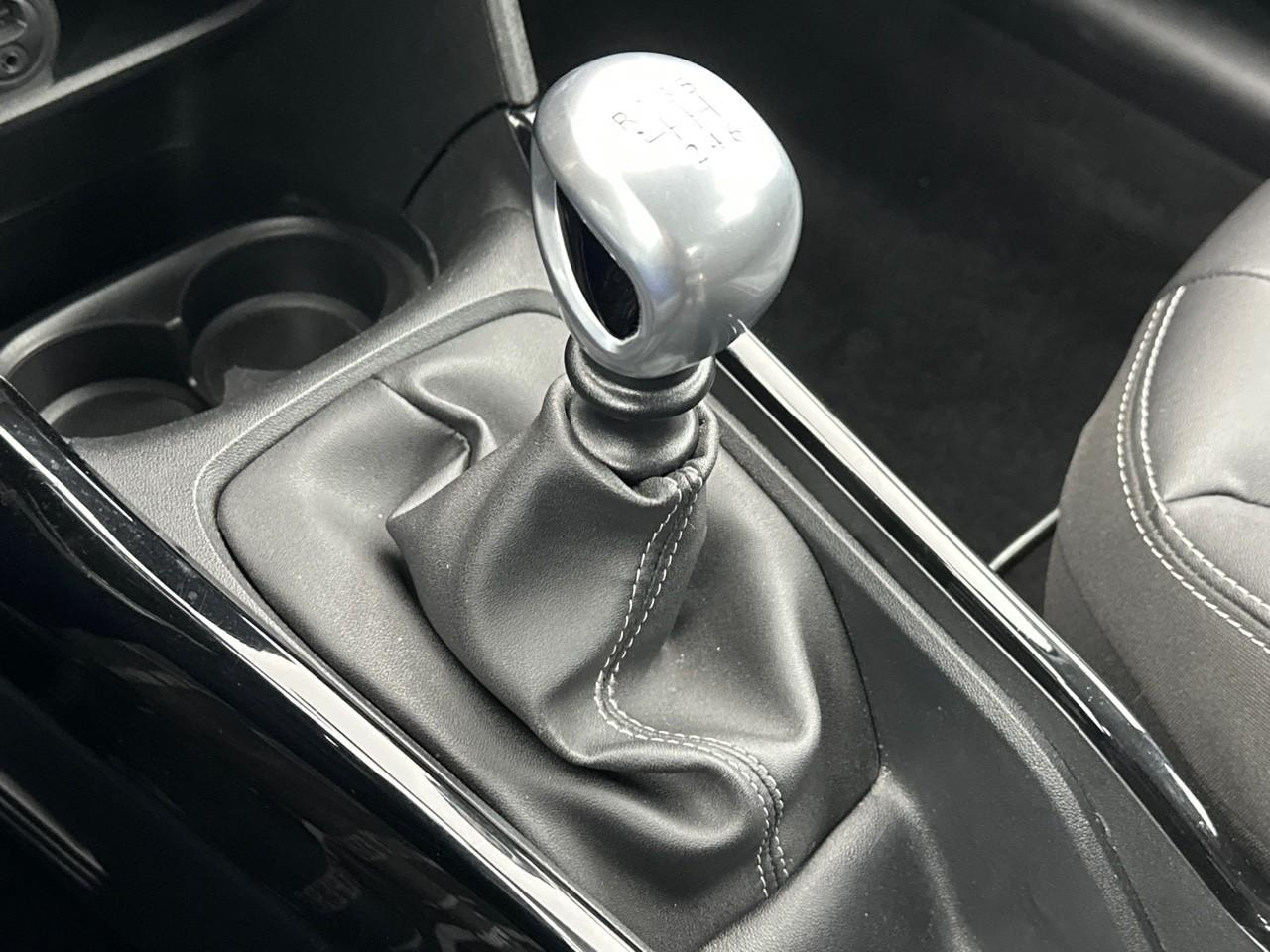Peugeot 2008 puretech 130ch s&s bvm6 allure — photo 29