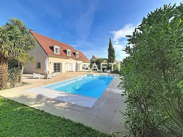 Maison 183 m², piscine et terrain sans vis-à-vis