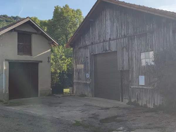 Hangar et garage a saint antonin noble val
