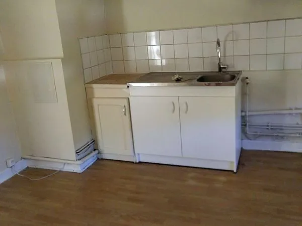 Appartement vide au centre du village
