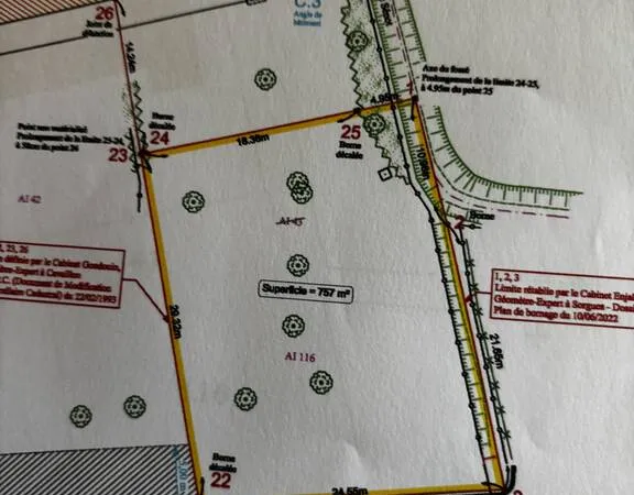 Terrain 757 m²
