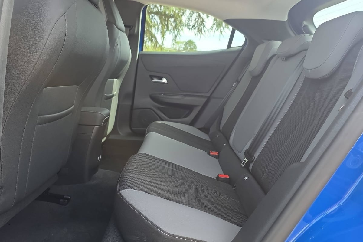 Opel Mokka — photo 21