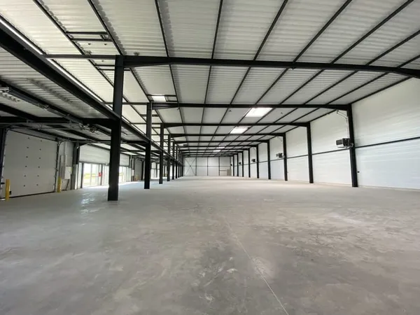 17 RUE HENRI BECQUEREL 93600 AULNAY SOUS BOIS - 1 264 m² divisibles à partir de 530 m²