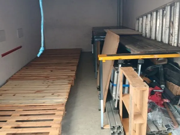 Location de Garage Box 13.8m2 derrière la Gare pour voiture ou stockage