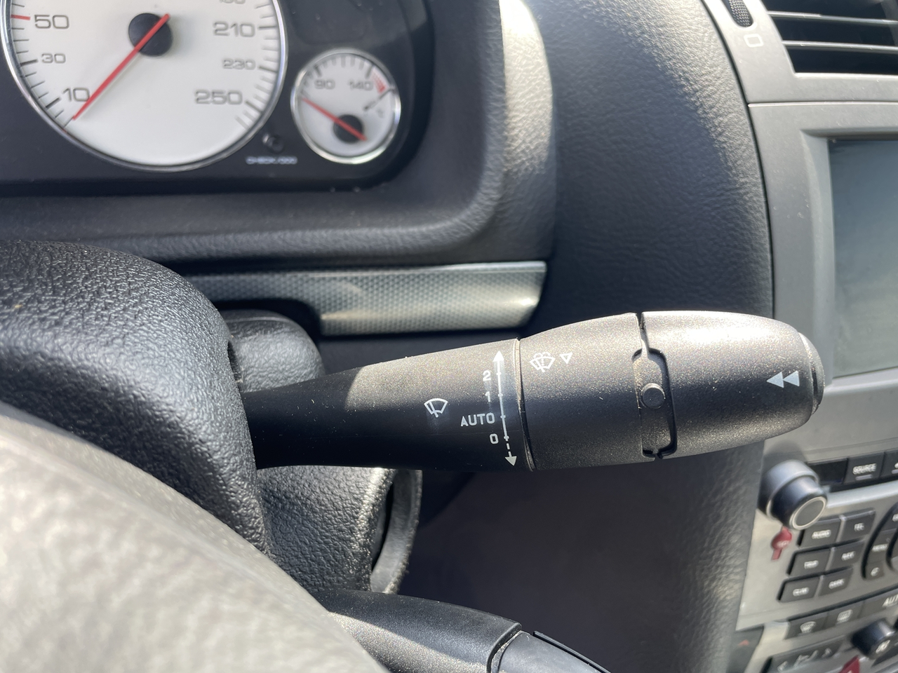 Peugeot 407 1.6 HDI110 NAVTEQ FAP occasion - Diesel - 2006 - 191 400 km - 3 990 € - Auneau (Eure-et-Loir) 992785871739 — photo 17