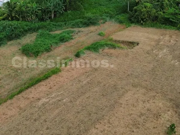 Terrain constructible 715 m²