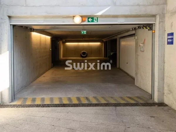 Garage / Entrepôt de plein centre-ville  Cavalaire-sur-Mer