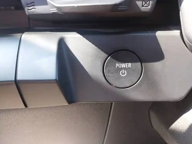 Renault Megane e-tech ev60 130ch super charge — photo 6