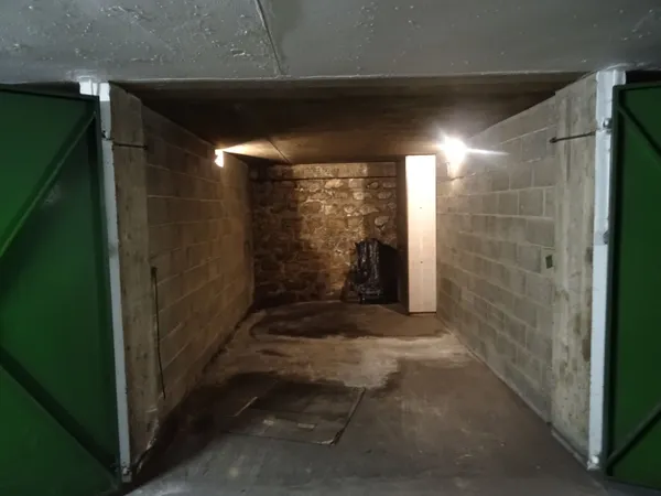 Vends parking 12m²