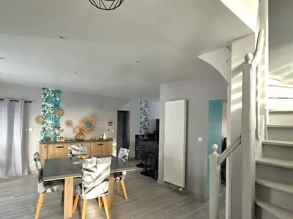 Maison située dans quartier calme