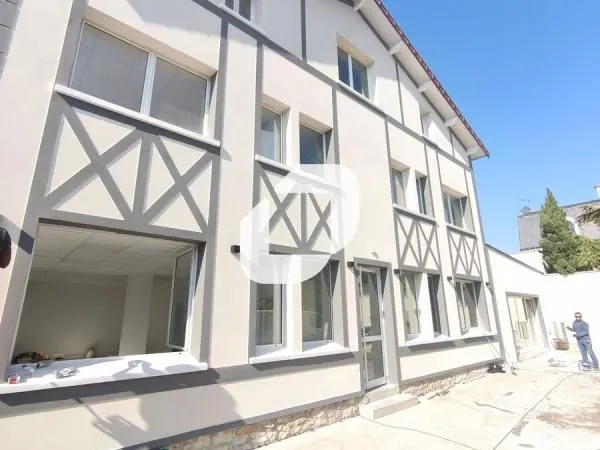 Bureau 66 m²