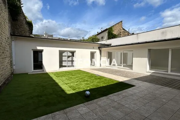 Maison 6 pièces 230 m²
