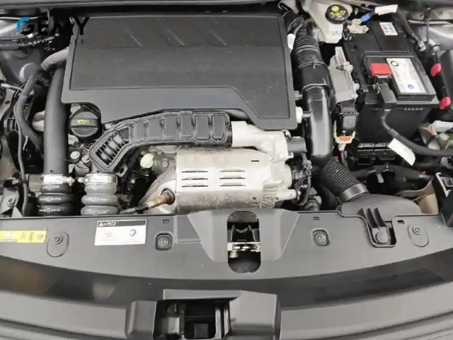 Peugeot 2008 puretech 130 s&amp;s eat8 — photo 12