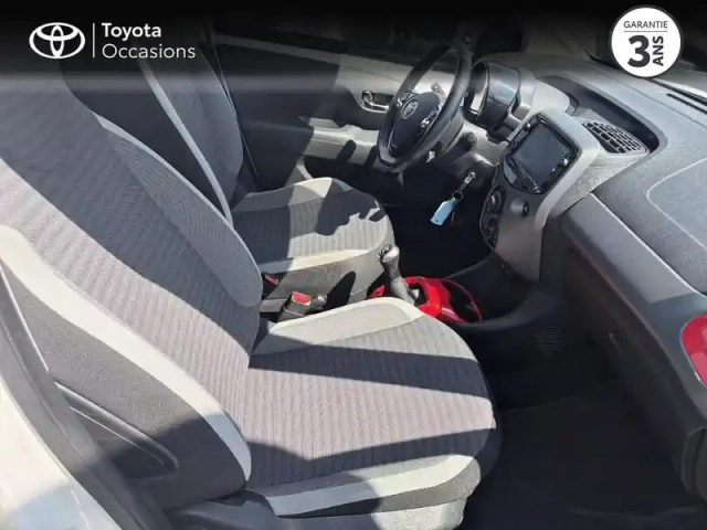 Toyota Aygo 1.0 vvt-i 72ch x-play 5p pack style car play — photo 6