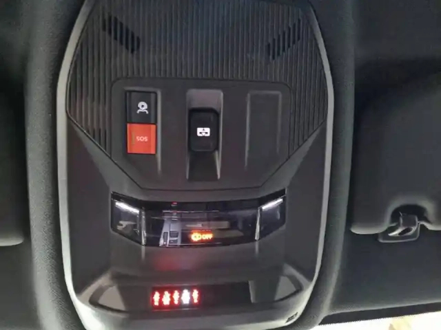 Peugeot 408 phev 225 e-eat8 — photo 57