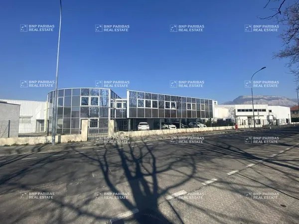 Local d'activité 3461 m²